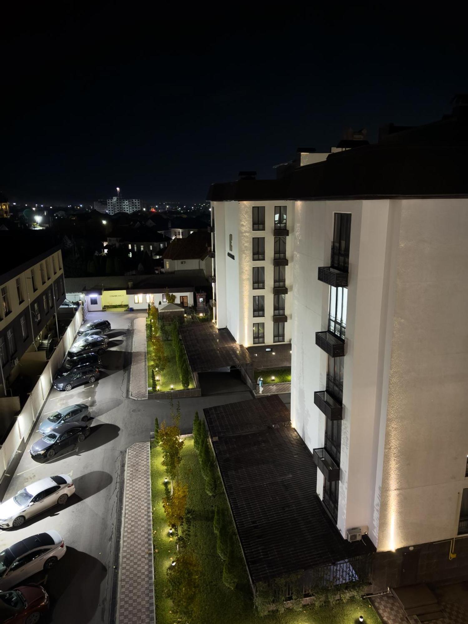 Casablanca Apart Hotel Bischkek Exterior foto